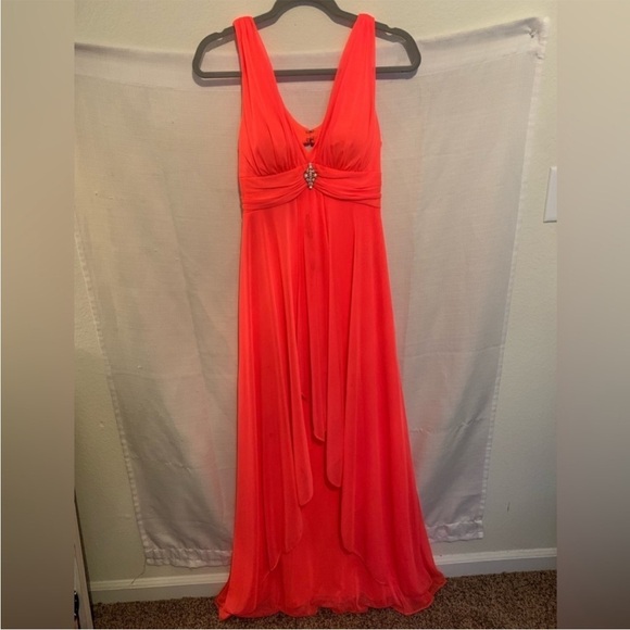 Prom dress. Size 9 Juniors. Bright peach - Picture 1 of 4